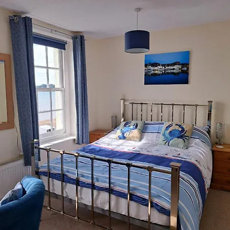 Lyndale Guest House-3